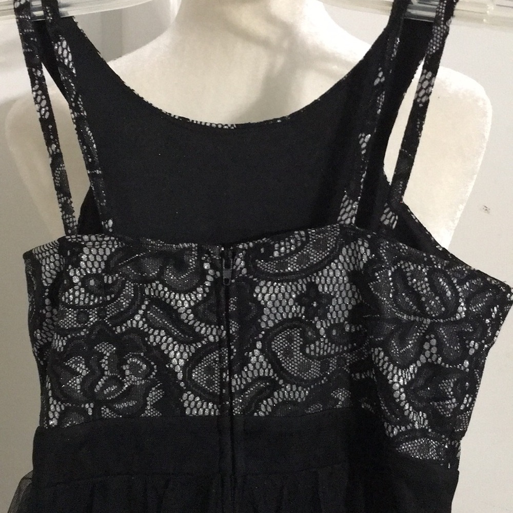 Elizabeth Party Dress (Child) NWOT - Picture 3 of 11